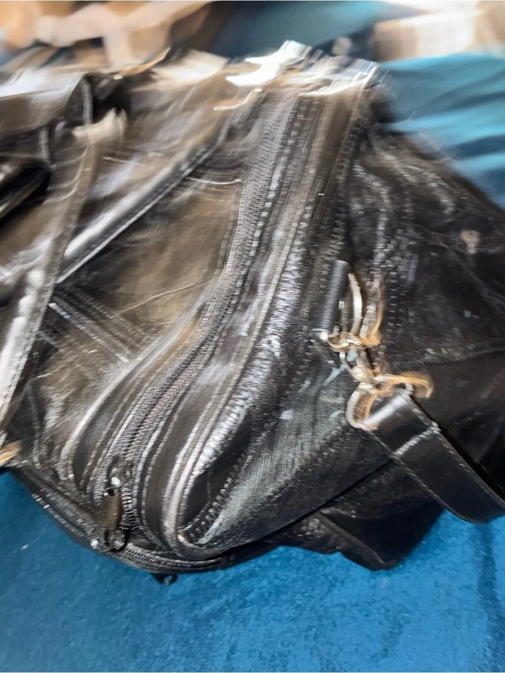 Classic Vintage Black Men's Duffel Bag with Multiple Zip Pockets